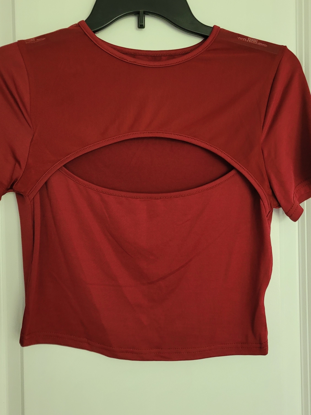 SHEIN Red Short Sleeve Cutout Front Crop Top